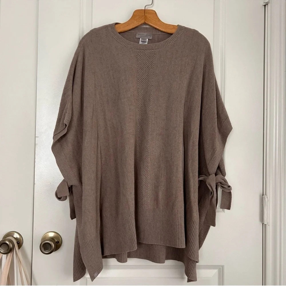 Barefoot Dreams Cozy Chic Hi Lo Poncho with Side Tie - Picture 4 of 10